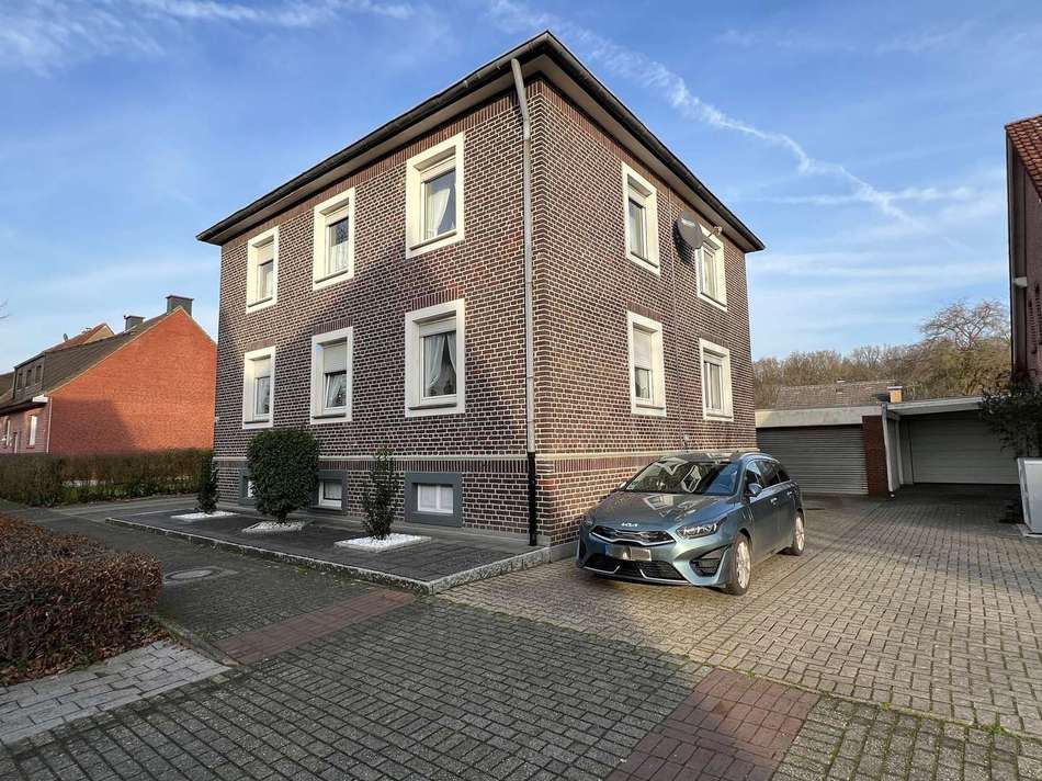 1_ Hausfront