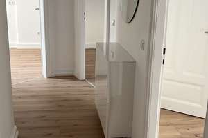 Hochwertig sanierte 2-Zimmer-Altbauwohnung | Neubau im Altbau | Zentrum Biebrich – Bunsenstraße 1, 65203 Biebrich, Wiesbaden – Vorschaubild 1