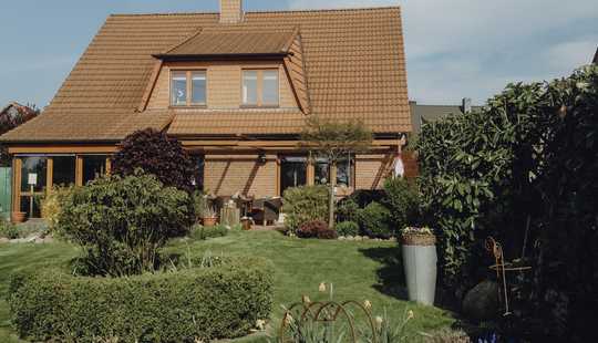 Bild von Gepflegtes freistehendes Einfamilienhaus mit Doppelgarage in Lehrte-Ahlten