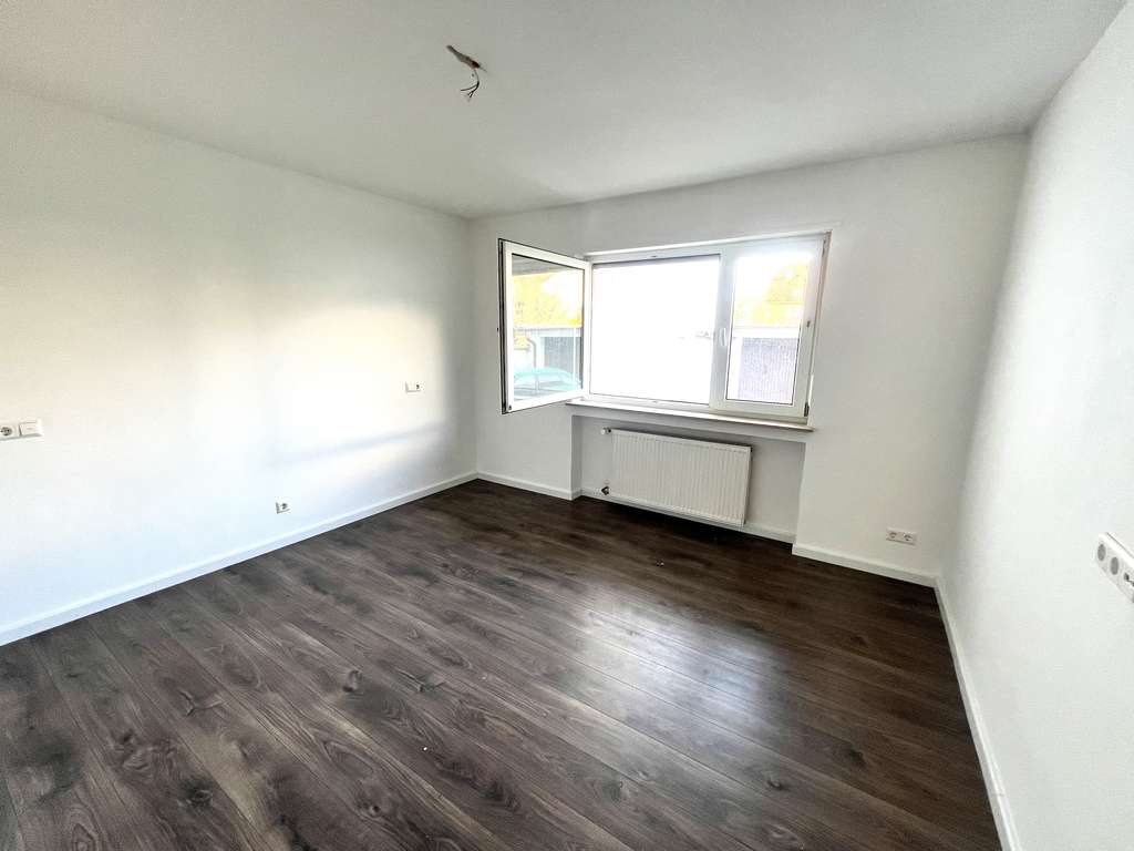 Immobilie in Maxdorf - Charmante, renovierte 2 Zimmer-Wohnung mit Garage in Zentraler Lage von Maxdorf - Bild 3