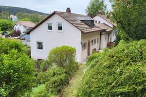 Ruhig gelegene Immobilie mit schönem Ausblick und großem Grundstück – Im Koppenland 70, 78532 Tuttlingen – Vorschaubild 1