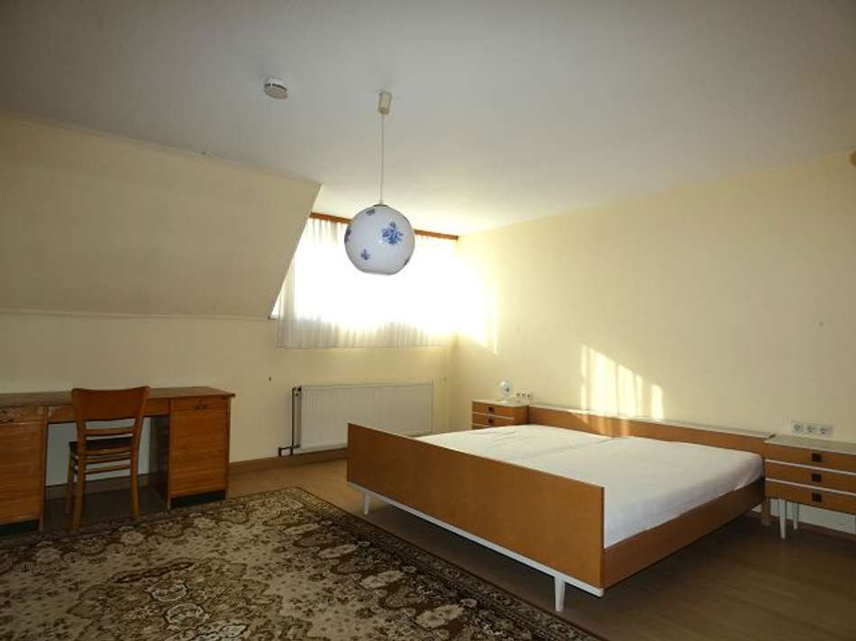 11 Schlafzimmer