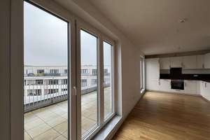 Wohnen auf zwei Ebenen: Exklusive Maisonette-Wohnung mit Dachterrasse, Balkon & zwei Eingängen
