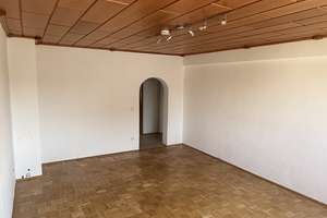 Lebendiger Wohnraum in Essen: 3,5-Zimmer-Wohnung mit Balkon – Giesebrechtstraße 30, 45144 Frohnhausen, Essen – Vorschaubild 4