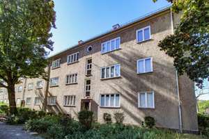 Bezugsfreie, charmante 4 Zimmerwohnung mit Loggia im denkmalgeschützten Objekt – Die vollständige Adresse der Immobilie erhältst du vom Anbieter., 13629 Siemensstadt, Berlin – Vorschaubild 1