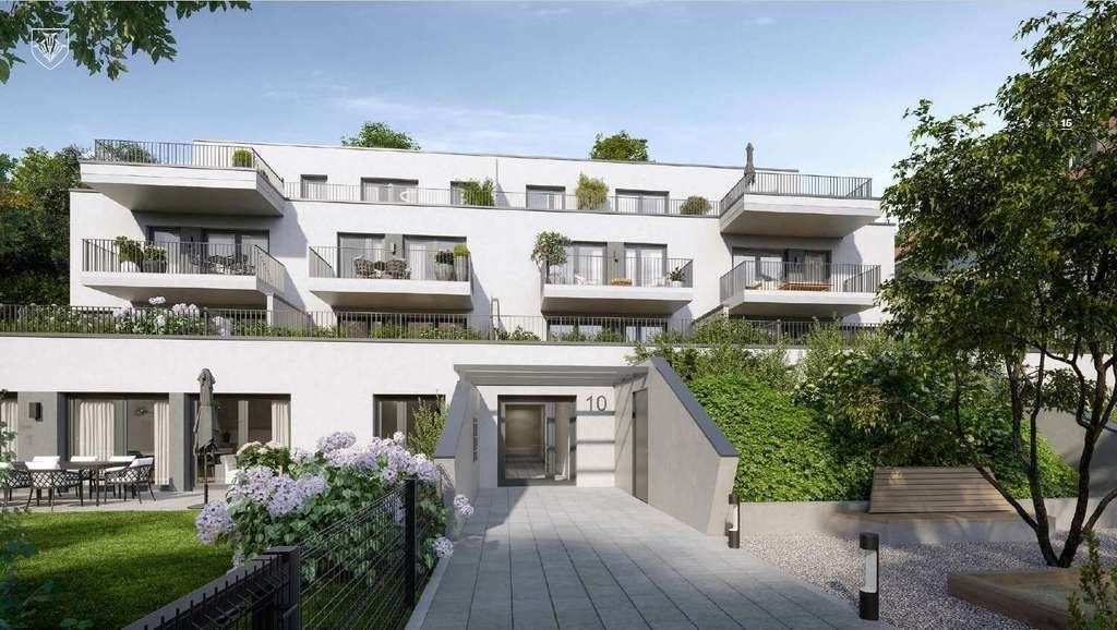 *** Altersgerechte 3-Zimmer-Terrassenwohnung mit großer West-Terrasse und Garten ***