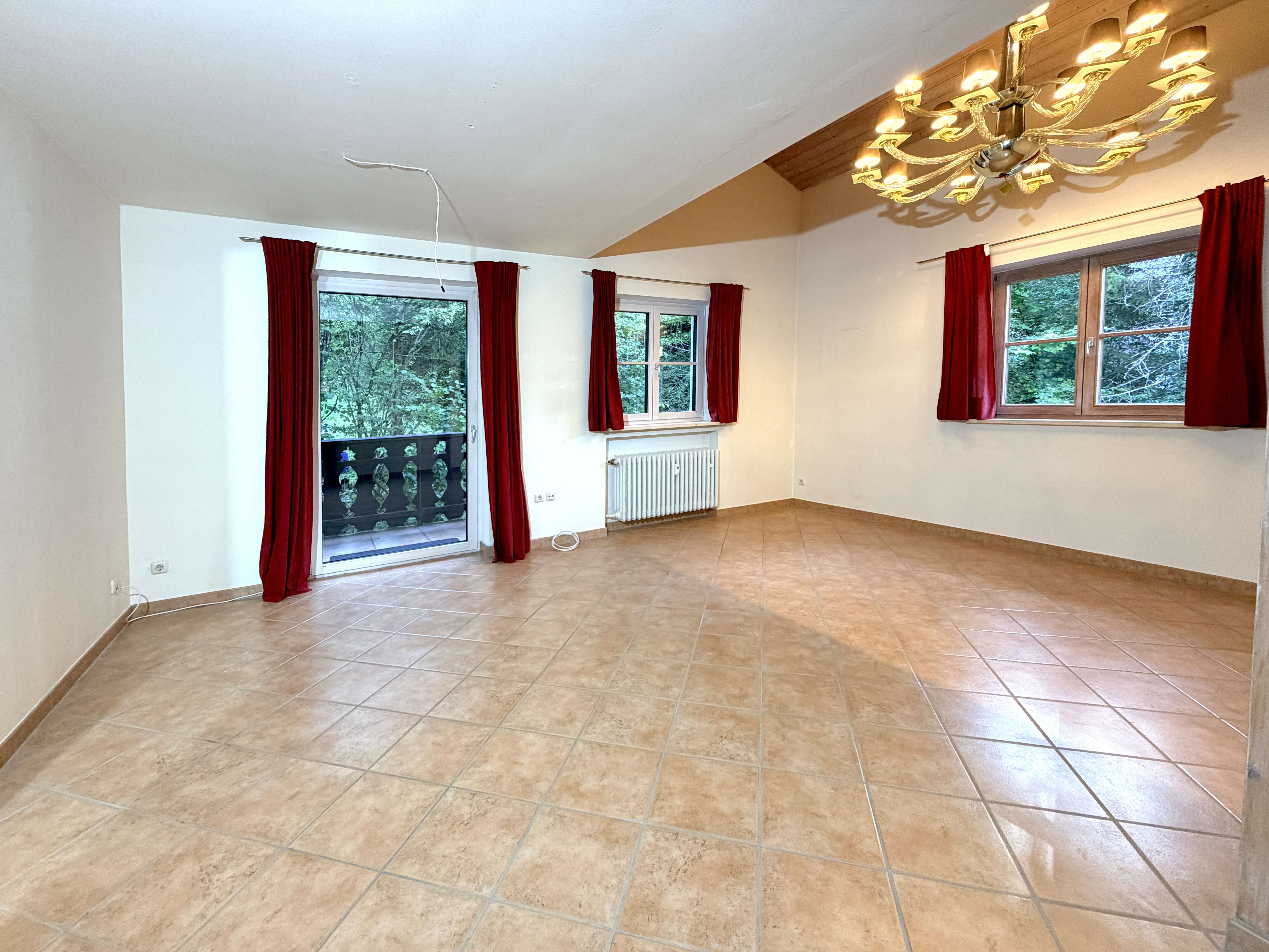 Immobilie in Garmisch-Partenkirchen - Geräumige Wohnung mit viel Privatsphäre - flexibel nutzbar! - Bild 13