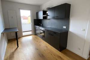 Helle kernsanierte 2Zi Altbau Wohnung top Ausstattung/Küche/Balkon/Parkett/Bad neu/elektr. Rolläden – Heynestrasse 23, 90443 Steinbühl, Nürnberg – Vorschaubild 1