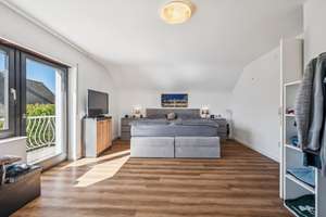 Charmantes Einfamilienhaus mit tollem Grundstück verspricht viel Sonne – Die vollständige Adresse der Immobilie erhältst du vom Anbieter., 41516 Grevenbroich – Vorschaubild 6