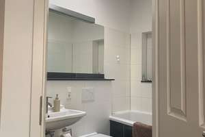 Helle 3-Zimmer Wohnung mit Balkon in Köln Deutz – Die vollständige Adresse der Immobilie erhältst du vom Anbieter., 50679 Deutz, Köln – Vorschaubild 6