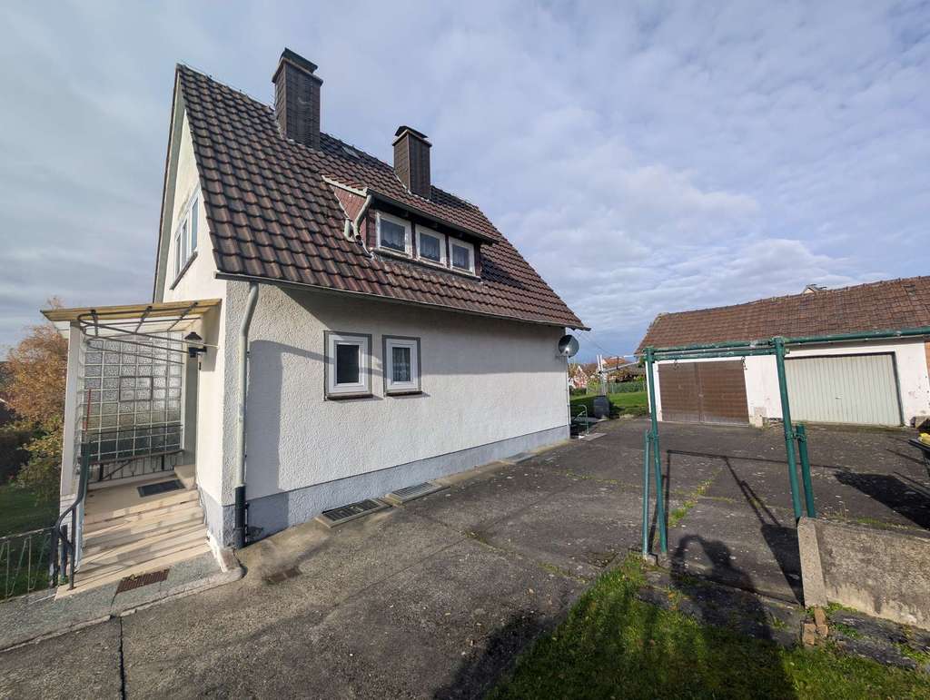 Immobilie in Habichtswald - Ehlen: Tolles Grundstück mit gemütlichem Einfamilienhaus in bester Wohnlage! - Bild 1