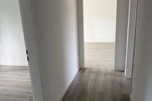 Casting für den besten Balkon-Nutzer der Stadt /  Now casting: The city's next balcony champion. – Letmather Straße 11, 58119 Hohenlimburg (Ortsteil), Hagen – Vorschaubild 6