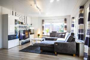 Modernisierter Flachdach-Bungalow mit Terrasse, Wintergarten und vier Garagen – Die vollständige Adresse der Immobilie erhältst du vom Anbieter., 26389 Aldenburg, Wilhelmshaven – Vorschaubild 3