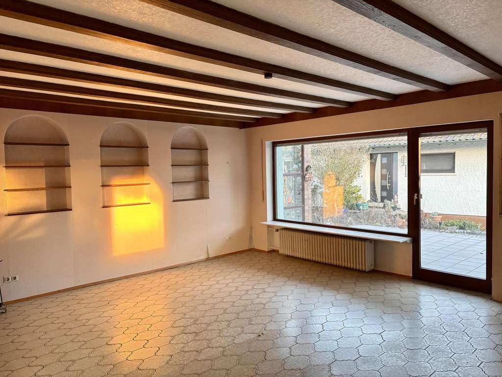 Immobilie in Neuburg am Rhein - Familienfreundliches Wohnparadies mit Garten und schönem Grundriss - Bild 2