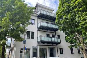 Große Wohnung sucht nette Familie! Bad mit Wanne und Dusche! Balkon! Fahrstuhl! Bus System – Fichtestraße 39, 39112 Magdeburg – Vorschaubild 2