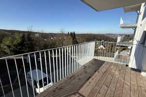 ERSTBEZUG PENTHOUSE: 3 SZ, gr. Wohnküche, Parkett, Fußbodenhz., Weitblick v. Balkon, Aufzug