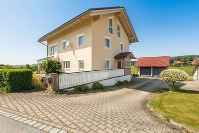 Viel Platz, viel Ruhe, viel Zuhause – euer Familienhaus im Grünen!