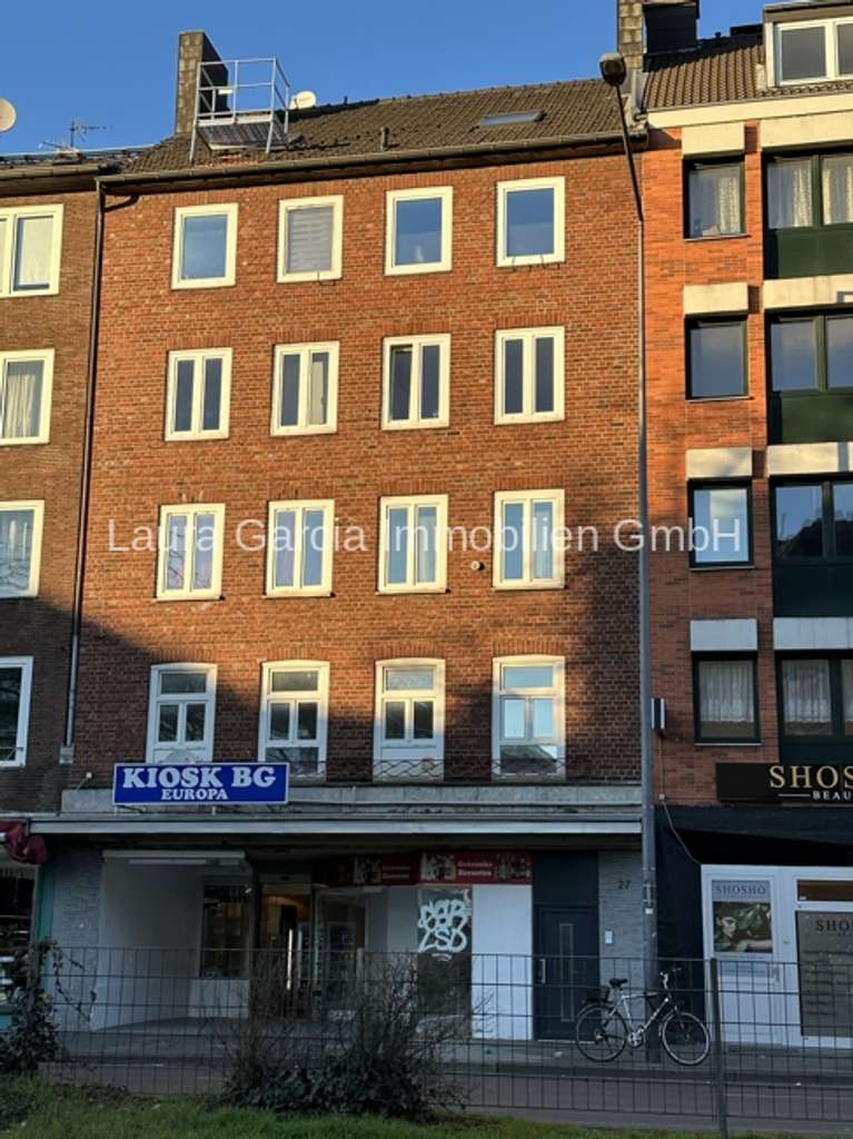 Ein Mehrfamilienhaus mit 5 Wohneinheiten und einer Gewerbeeinheit Nähe Aquis Plaza!