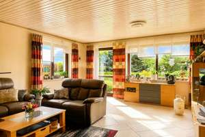 Familienfreundliches Wohnen | 4 Zimmer mgl. | EBK | Sauna | Fußbodenheizung | Carport & Garage – 4249 Hartmannsdorf-Knautnaundorf, Leipzig – Vorschaubild 8