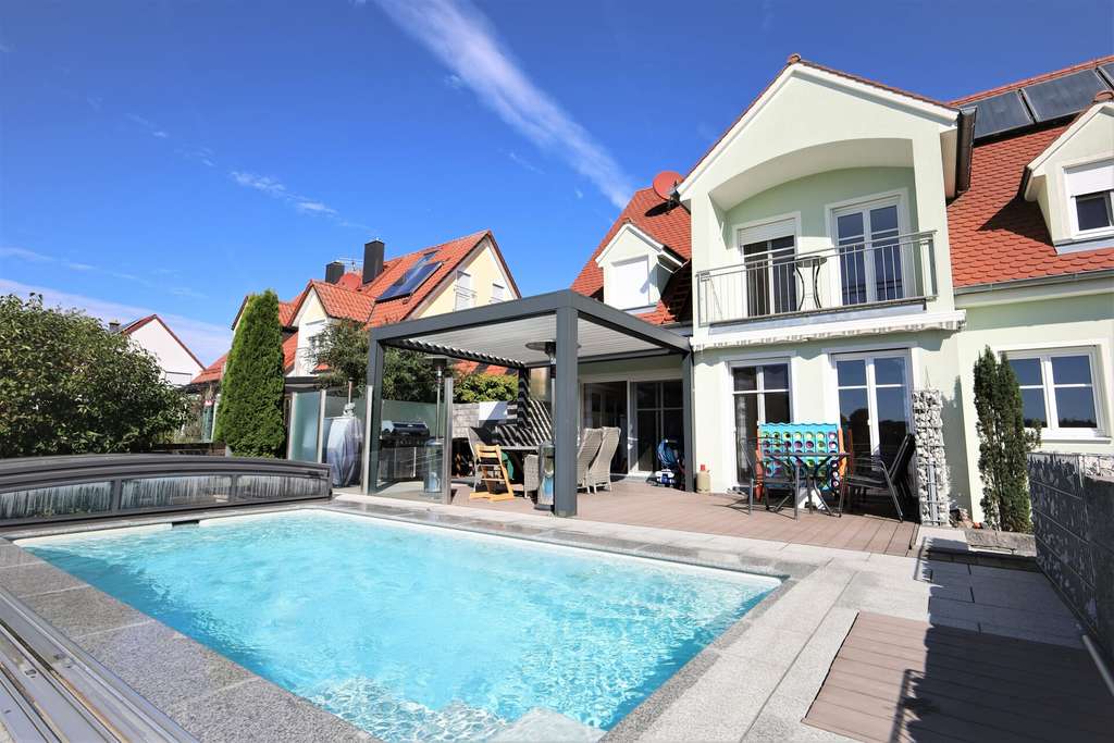 Immobilie in Schwabhausen - Exklusives Traumhaus mit Pool und zahlreichen Highlights in Schwabhausen! - Bild 0