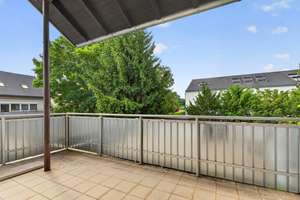 Großzügig wohnen mit Stil – 4-Zimmer-Eigentumswohnung mit Sonnenbalkon und Garage – Die vollständige Adresse der Immobilie erhältst du vom Anbieter., 76139 Waldstadt, Karlsruhe – Vorschaubild 3