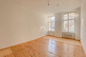 GROßZÜGIGE UND KLASSISCH SCHÖNE ALTBAUWOHNUNG MIT TOLLEM BLICK! RUHIG GELEGEN! PROVISIONSFREI! – Wilsnacker Straße 63, 10559 Moabit, Berlin – Vorschaubild 3