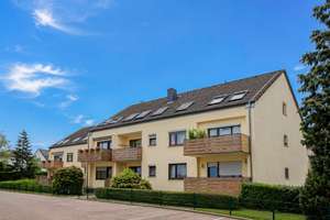 Lichtdurchflutete 3-Zimmer-Dachgeschosswohnung mit Stellplatz in Friedrichsdorf