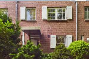 Attraktives Reihenmittelhaus mit Vollkeller und Garage in Top Lage von Großburgwedel – Hannover (Kreis) – Vorschaubild 1