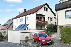 VIEL PLATZ IN TRAUMLAGE – Stattliches Zweifamilienhaus mit großer Doppelgarage – reserviert – Bergstraße 13, 72793 Reutlingen (Kreis) – Vorschaubild 1