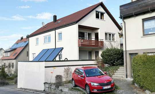 VIEL PLATZ IN TRAUMLAGE – Stattliches Zweifamilienhaus mit großer Doppelgarage – bezugsfrei