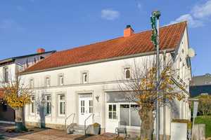 Ein Stadthaus im Herzen von Schönberg mit großem Entwicklungspotential – Plön (Kreis) – Vorschaubild 1