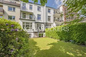 Eine Villa. Drei Wohnungen. Unzählige Möglichkeiten. – Die vollständige Adresse der Immobilie erhältst du vom Anbieter., 22301 Winterhude, Hamburg – Vorschaubild 1