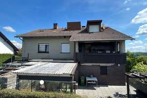 Einfamilienhaus mit ELW und unverbaubarer Aussicht am Fuße des Desenberges – Die vollständige Adresse der Immobilie erhältst du vom Anbieter., 34414 Warburg – Vorschaubild 2