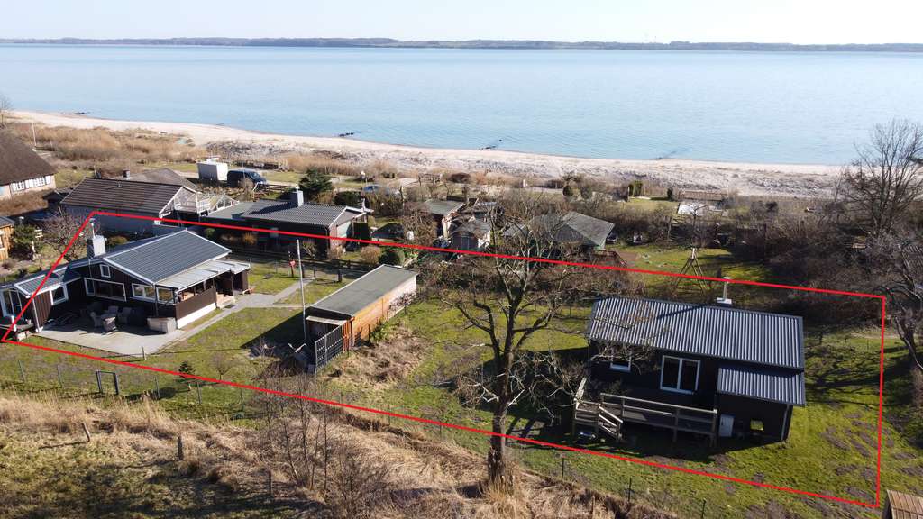 Immobilie in Waabs - Doppeltes Ostseeglück: 2 sanierte Ferienhäuser in ruhiger, strandnaher Lage mit Preisvorteil - Bild 0