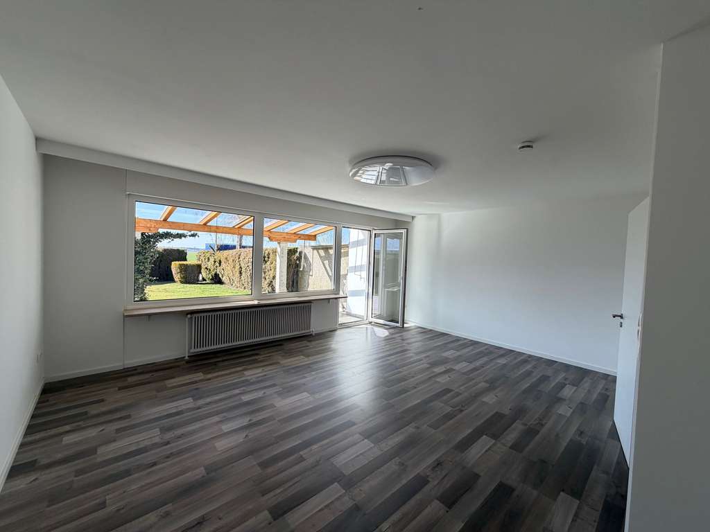 Immobilie in Höhenkirchen-Siegertsbrunn - Charmantes, top renoviertes Reiheneckhaus in toller Lage - Bild 0