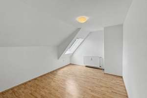 Charmante 3-Zimmer-Dachgeschosswohnung in Toplage von Wuppertal-Cronenberg mit Garage – Die vollständige Adresse der Immobilie erhältst du vom Anbieter., 42349 Cronenberg, Wuppertal – Vorschaubild 5