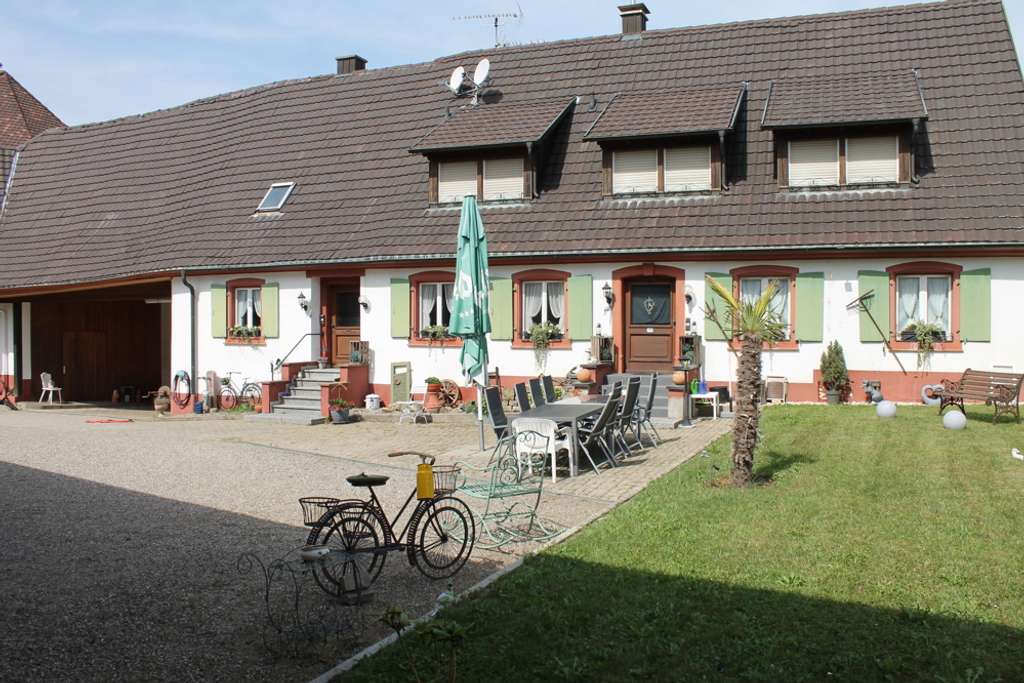 Immobilie in Ballrechten-Dottingen - Ein Objekt mit vielen Möglichkeiten! - Bild 0