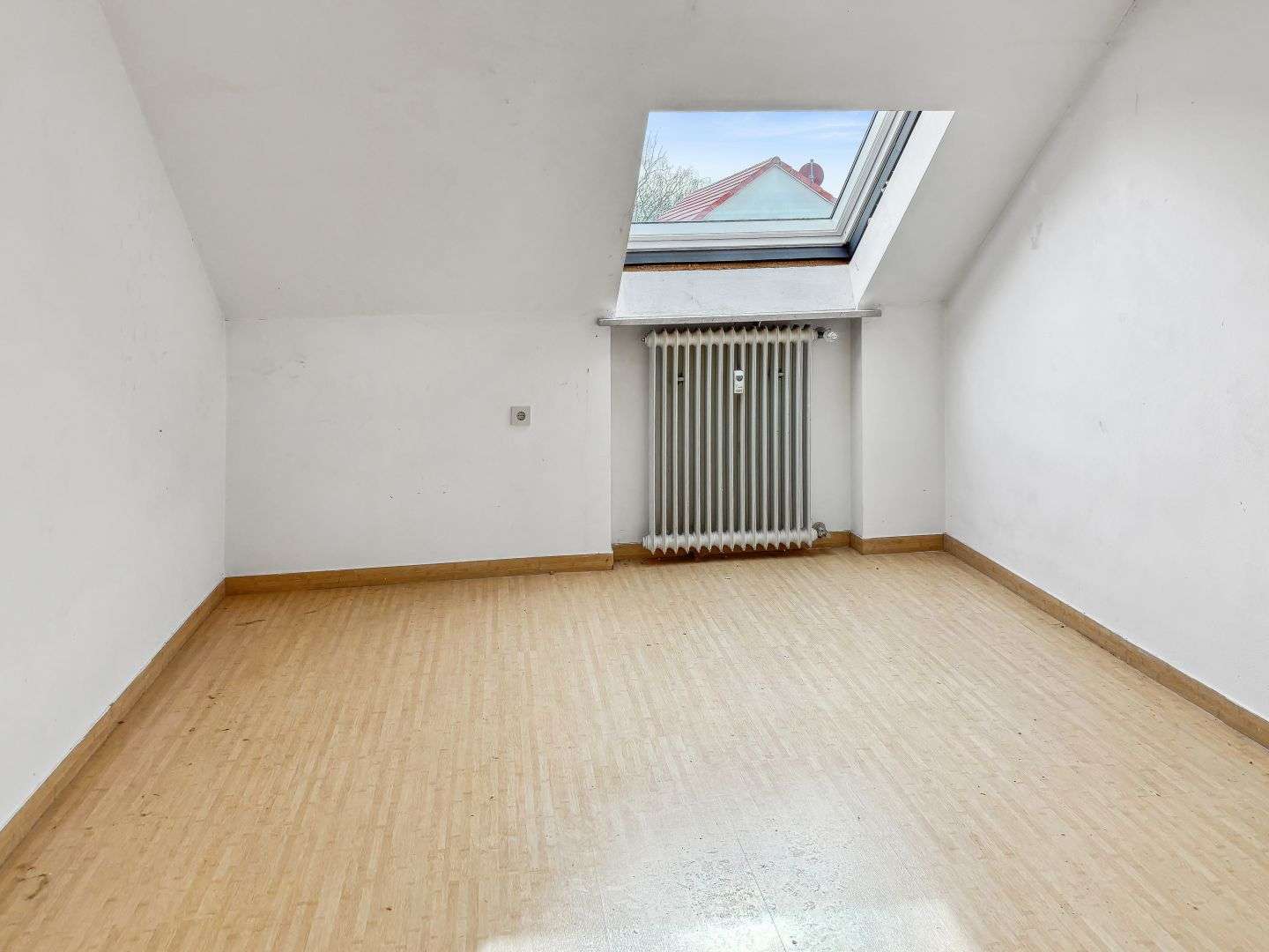 Immobilie in Meitingen - Sanierte 3,5-Zimmer-Dachgeschoss-Wohnung mit Gartenanteil  in Meitingen-Herbertshofen - Bild 6
