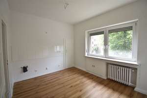 Bezugsfrei in OBK! Großzügige 2-Zimmer-Wohnung mit Balkon – Düsseldorfer Str. 28, 40545 Oberkassel, Düsseldorf – Vorschaubild 1