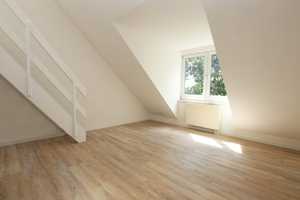Charmante 1-Zimmer-Dachgeschosswohnung mit Schlafgalerie in Lübeck – Lübeck – Vorschaubild 5