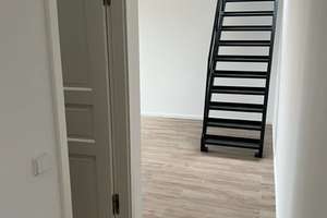 Elegante Dachgeschosswohnung in bester Kiezlage! – Die vollständige Adresse der Immobilie erhältst du vom Anbieter., 10247 Friedrichshain, Berlin – Vorschaubild 4