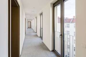 Wohnen im Erstbezug: 2-Zimmer-Neubauwohnung mit großzügiger Dachterrasse in Charlottenburg – Weimarer Straße 1, 10625 Charlottenburg, Berlin – Vorschaubild 4