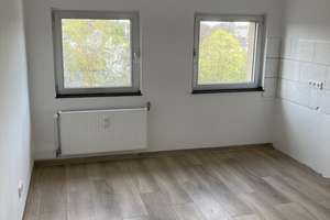Attraktive 2-Zimmer-Wohnung in Essen-Mitte (Nordriegel) - für Singles oder Paare – Viehofer Platz 14, 45127 Stadtkern, Essen – Vorschaubild 4