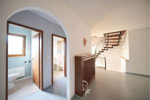 Architektenhaus mit großzügiger Einliegerwohnung und großem Garten in attraktiver Wohnlage – Die vollständige Adresse der Immobilie erhältst du vom Anbieter., 97294 Unterpleichfeld – Vorschaubild 10