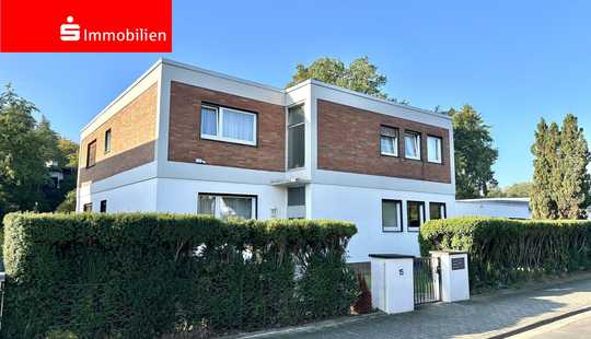 Bild von Exklusive Wohnlage - Großzügiges 2 Familienhaus mit ELW und Doppelgarage! 