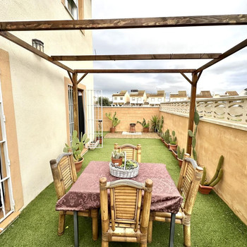 Reihenhaus mit Solarium und Solaranlagen in Fuente de Piedra