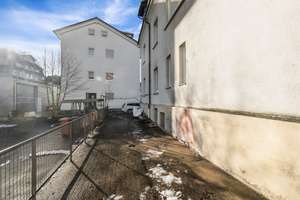 Drei-Familienhaus mit 13 Garagen inklusive Bauland
IN TUTTLINGEN – Die vollständige Adresse der Immobilie erhältst du vom Anbieter., 78532 Tuttlingen – Vorschaubild 8