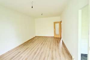 Familien willkommen: günstige 3-Zimmerwohnung mit Balkon und Aufzug! – Boxberger Str. 2, 1239 Prohlis-Süd, Dresden – Vorschaubild 4