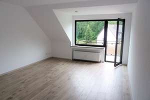 Stimmungsvolles Raumprogramm mit sonnigem Balkon in Köln-Dünnwald – Die vollständige Adresse der Immobilie erhältst du vom Anbieter., 51069 Dünnwald, Köln – Vorschaubild 2