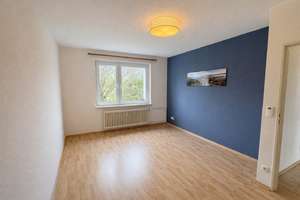 Wohnen nahe Ortskern & U-Bahn – freie Wohnung mit Balkon – Die vollständige Adresse der Immobilie erhältst du vom Anbieter., 12355 Rudow, Berlin – Vorschaubild 3